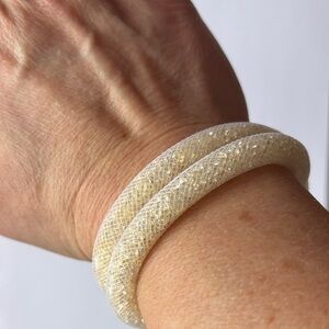 Elegant Cream Bracelet with Silver Clasp